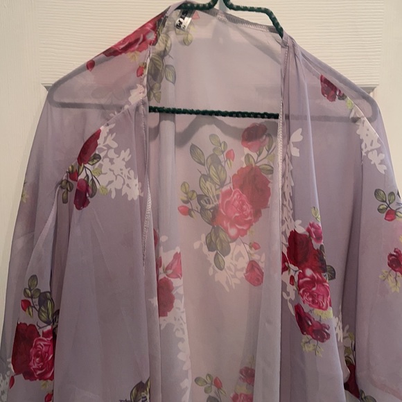 Light weight, like a Shaw, great for summer - Picture 2 of 3